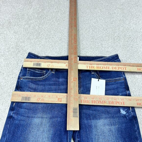 Special A Jeans Women’s Blue Straight Leg Distressed Pockets Size 9 NWT - Picture 2 of 12